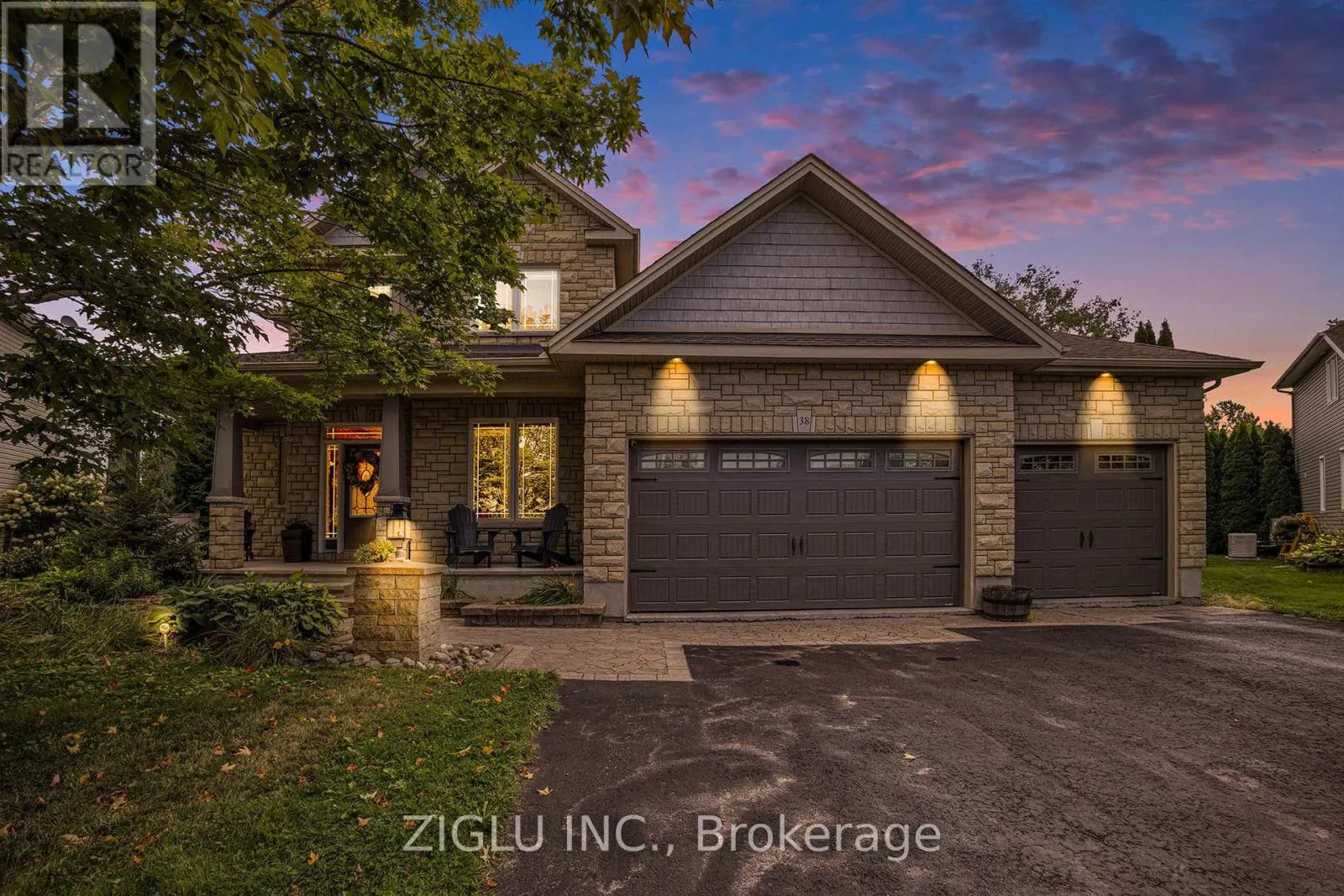 38 ORADEA CRESCENT