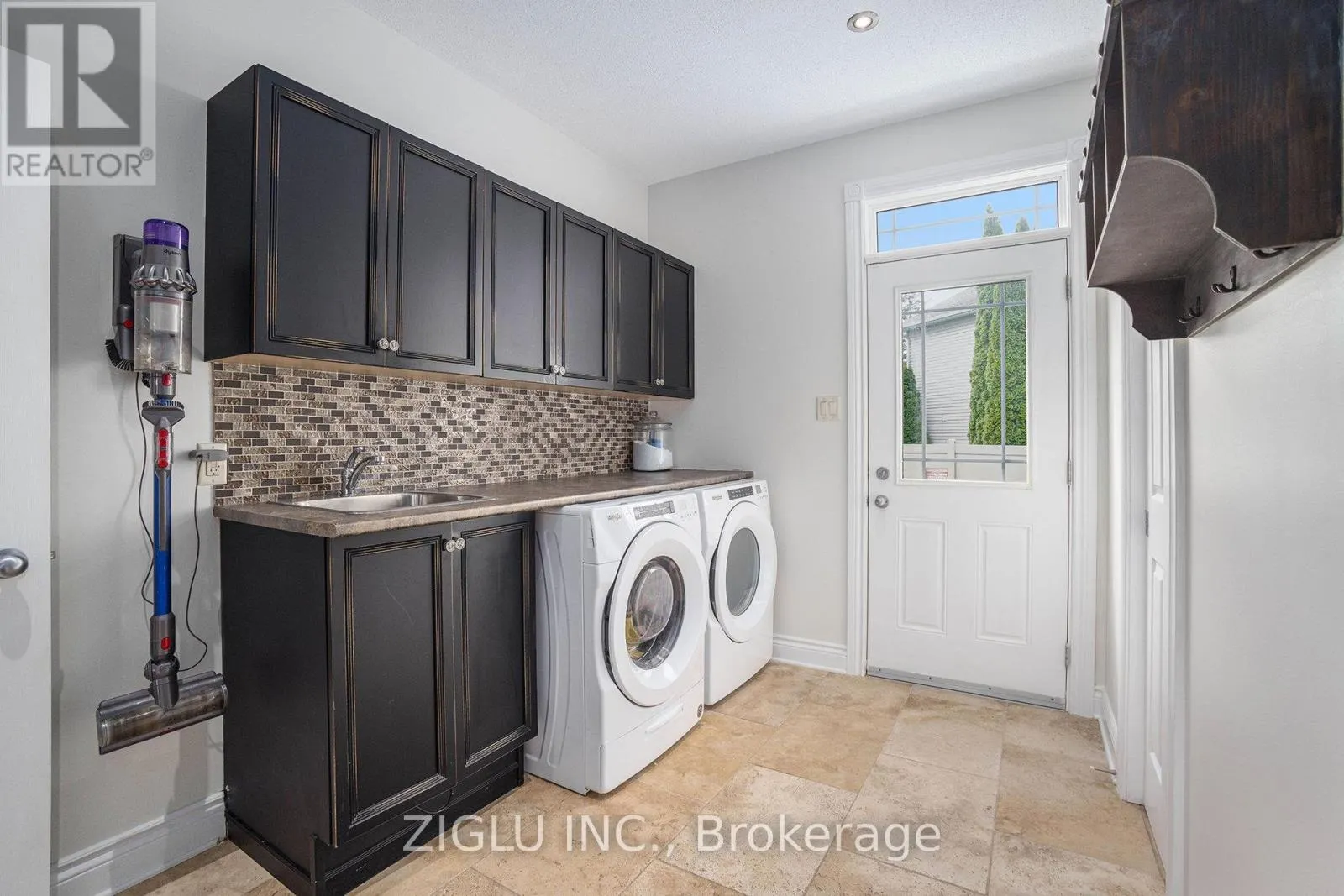 38 ORADEA CRESCENT