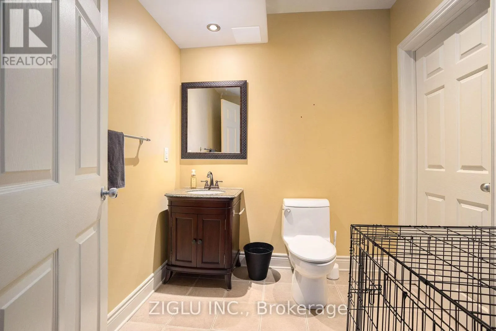 38 ORADEA CRESCENT