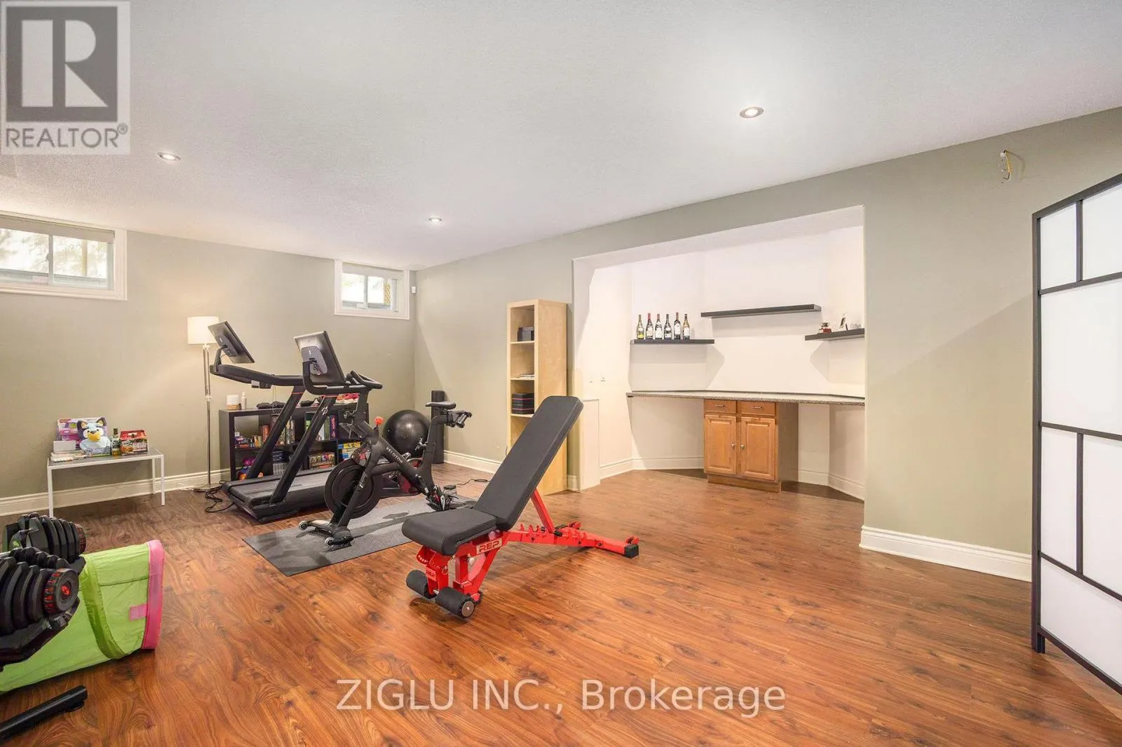 38 ORADEA CRESCENT