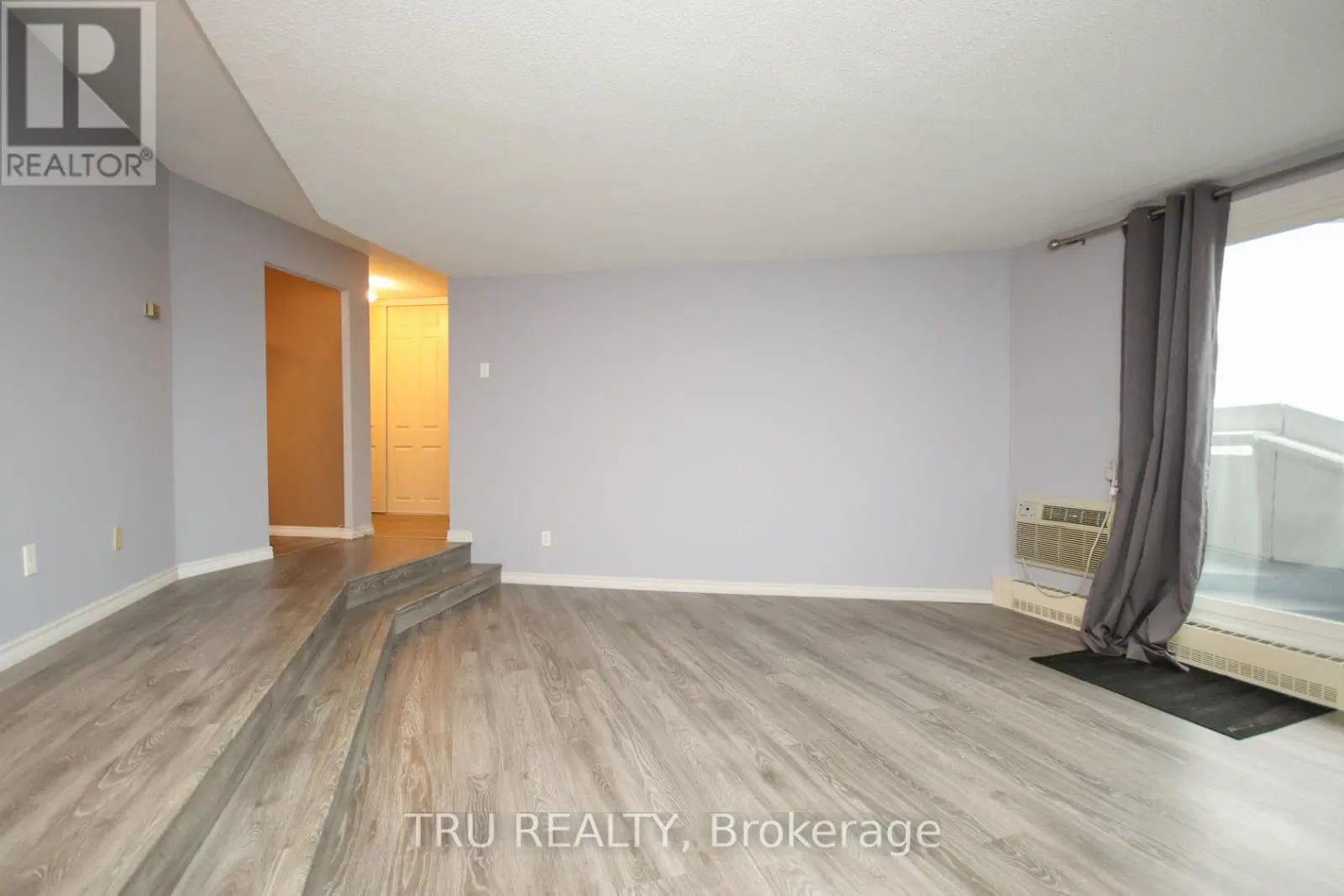 1604 - 1081 AMBLESIDE DRIVE