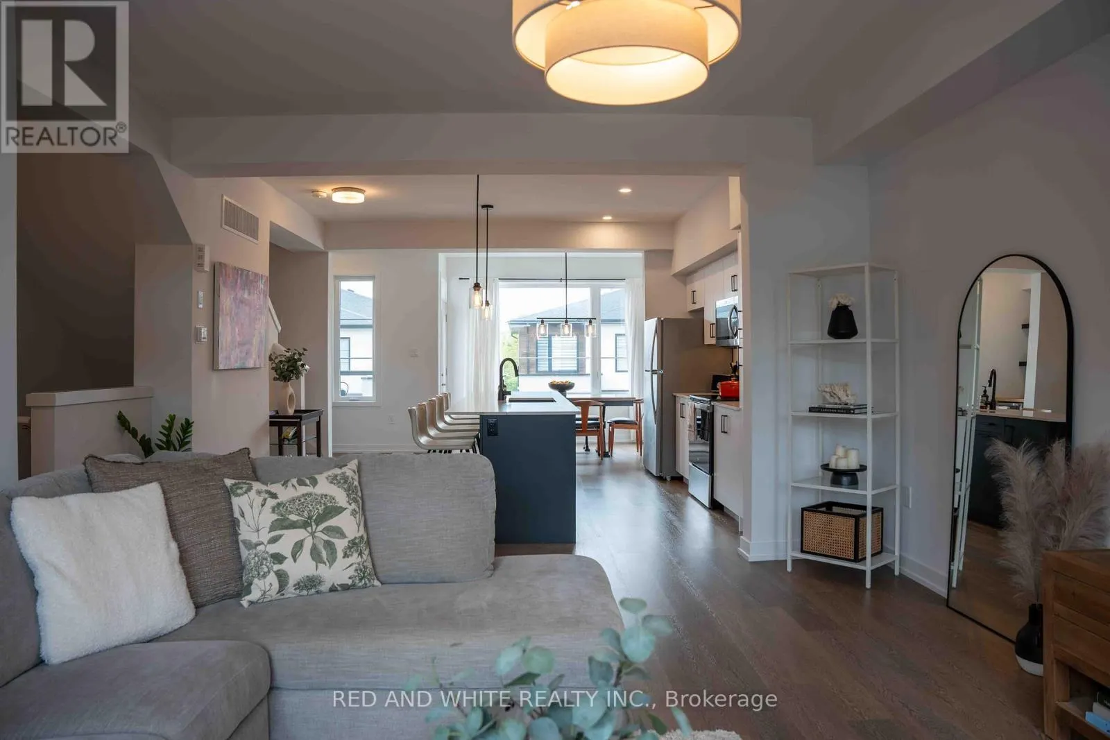 25 - 350 RIVER ROAD