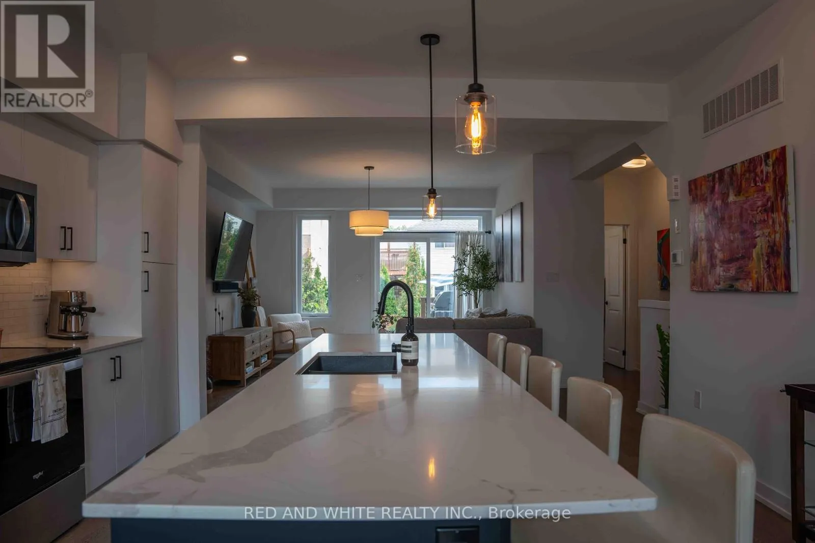 25 - 350 RIVER ROAD