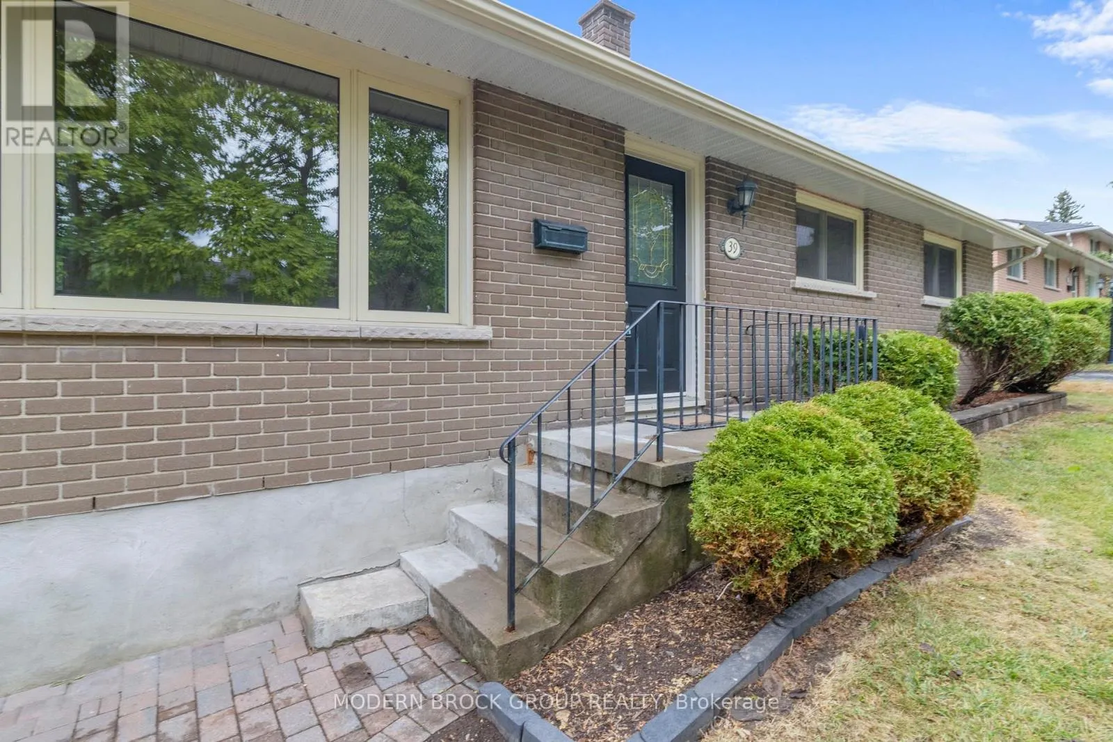 39 CONVAY CRESCENT