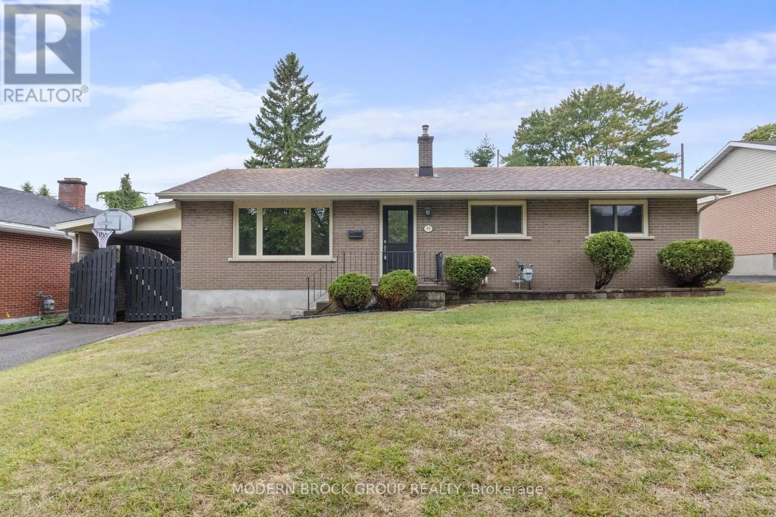 39 CONVAY CRESCENT