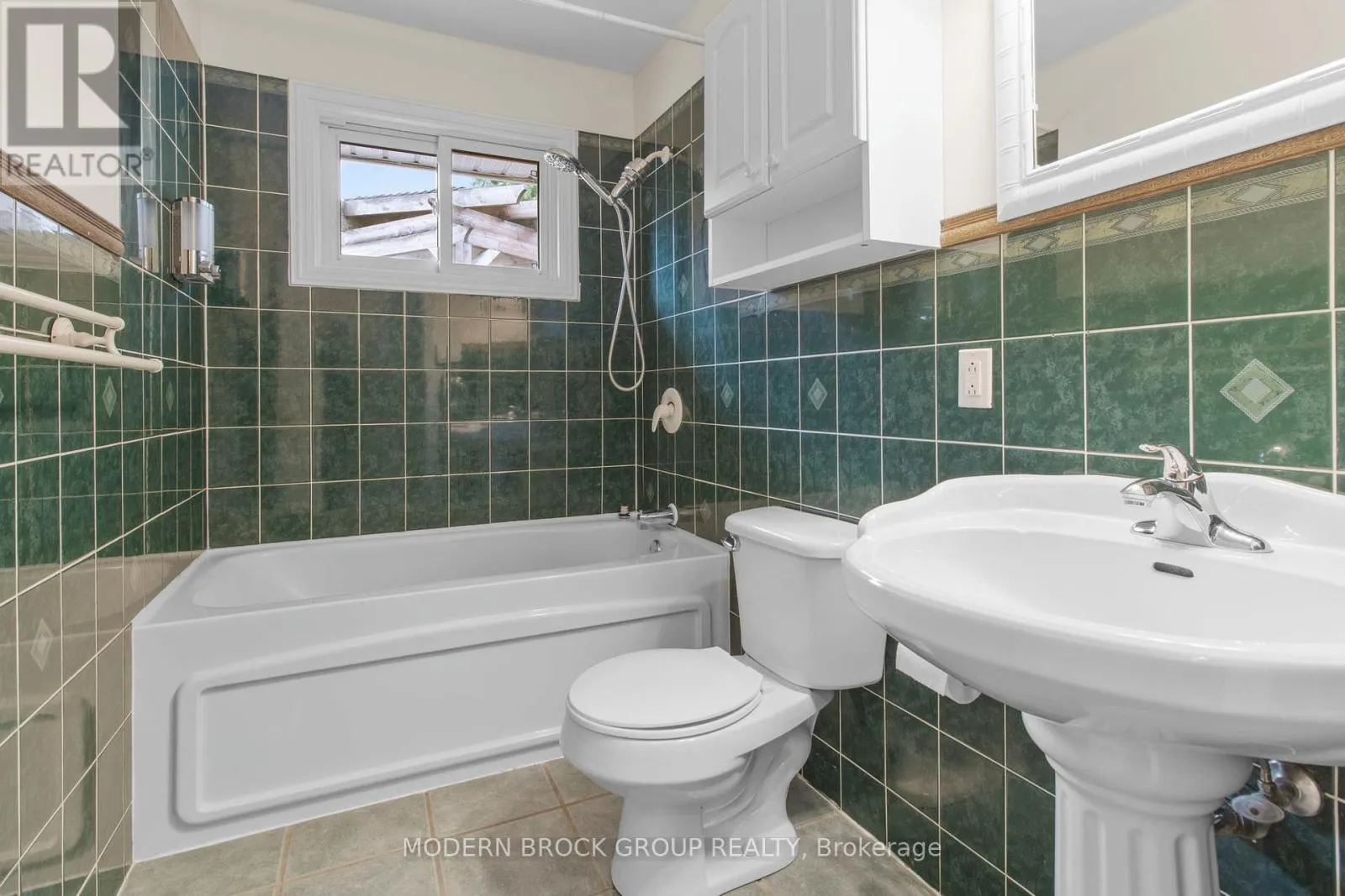 39 CONVAY CRESCENT