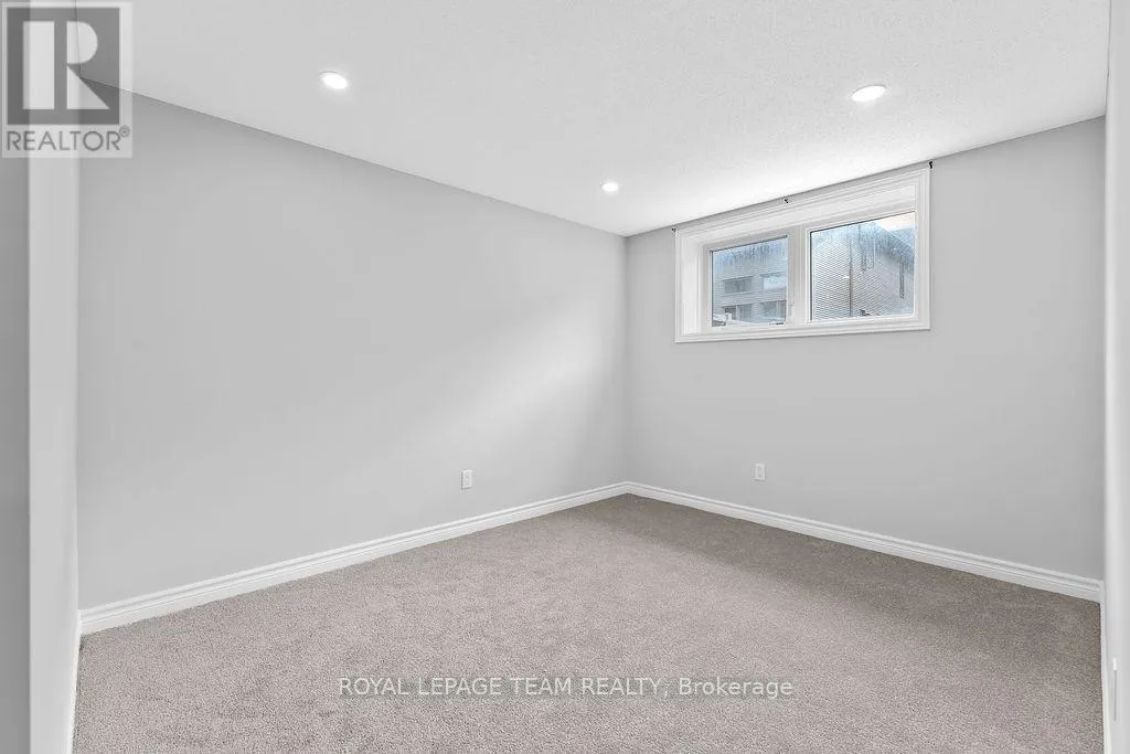 116 POPPLEWELL CRESCENT