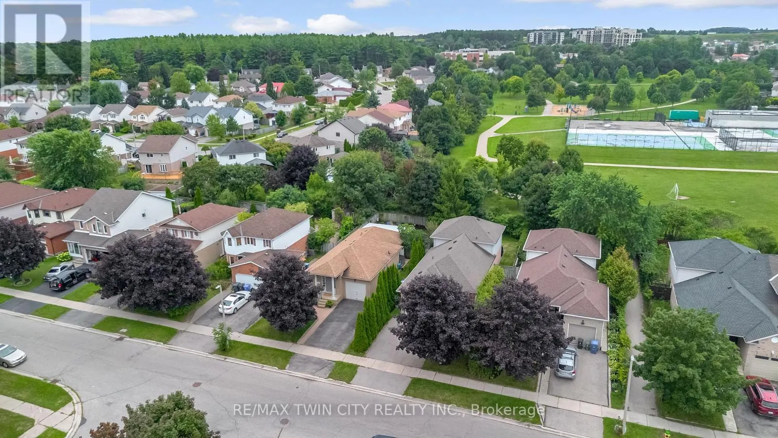 27 CANDLEWOOD DRIVE