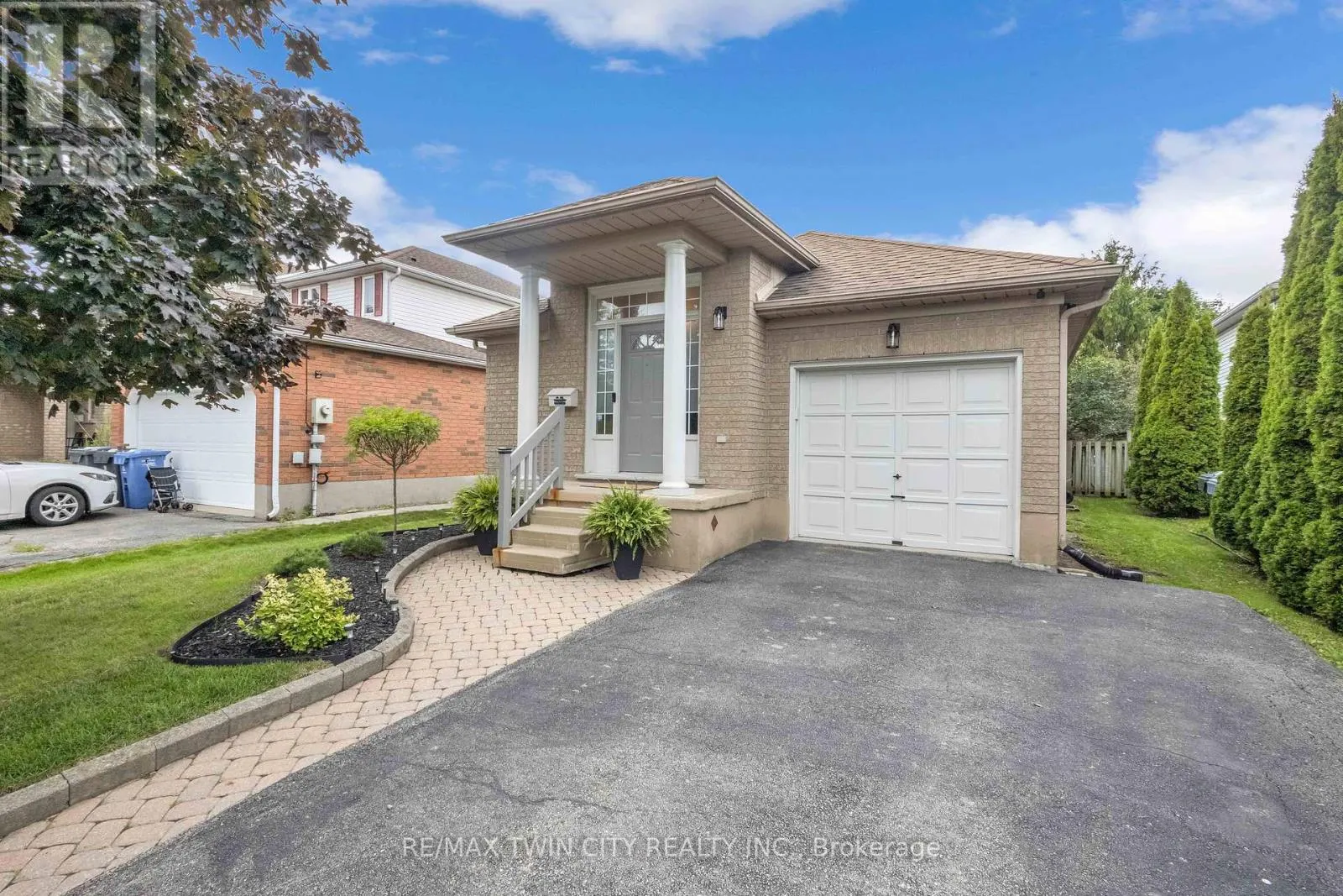 27 CANDLEWOOD DRIVE
