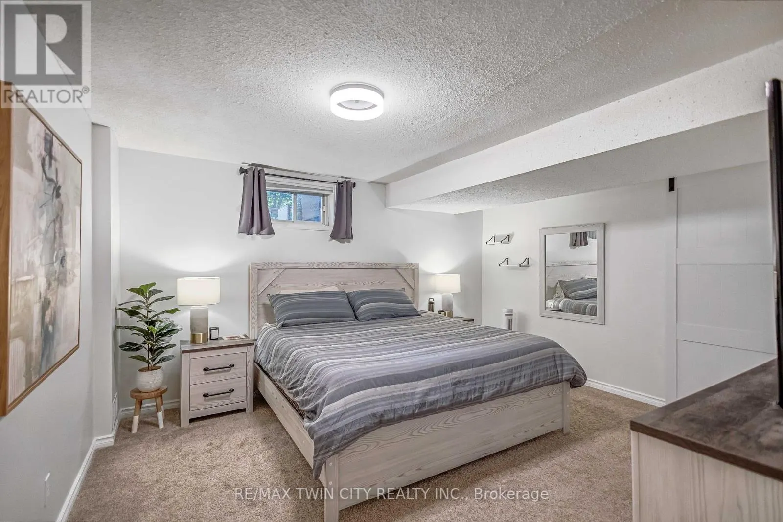 27 CANDLEWOOD DRIVE