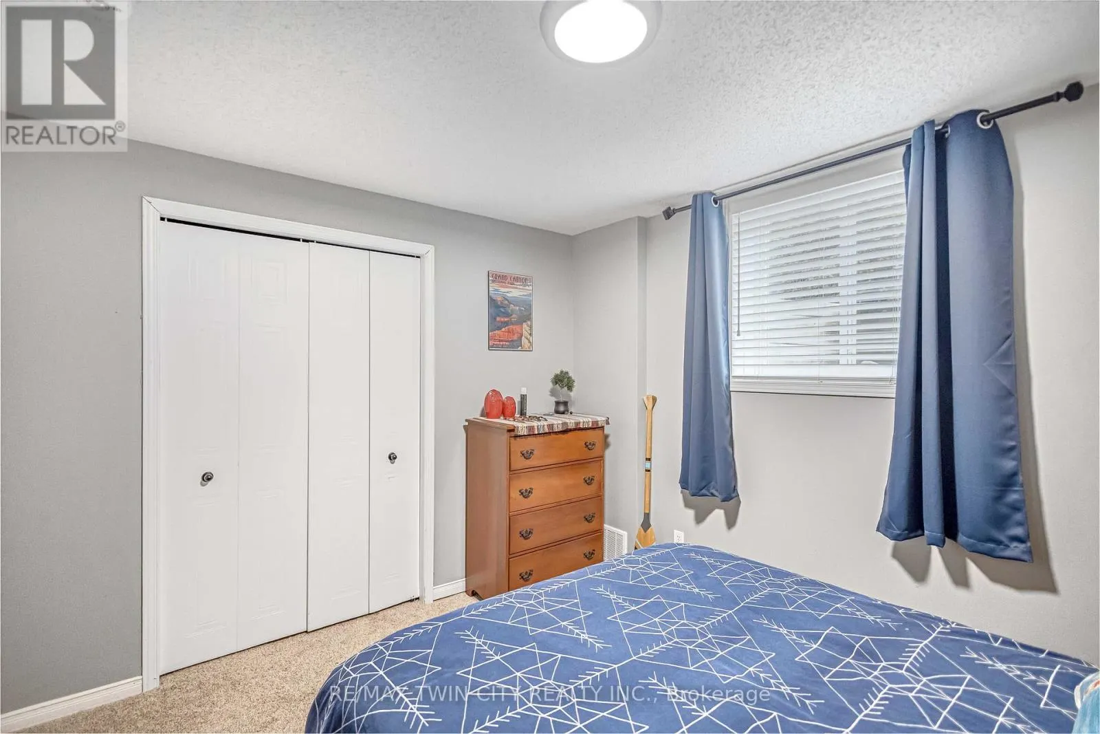 27 CANDLEWOOD DRIVE