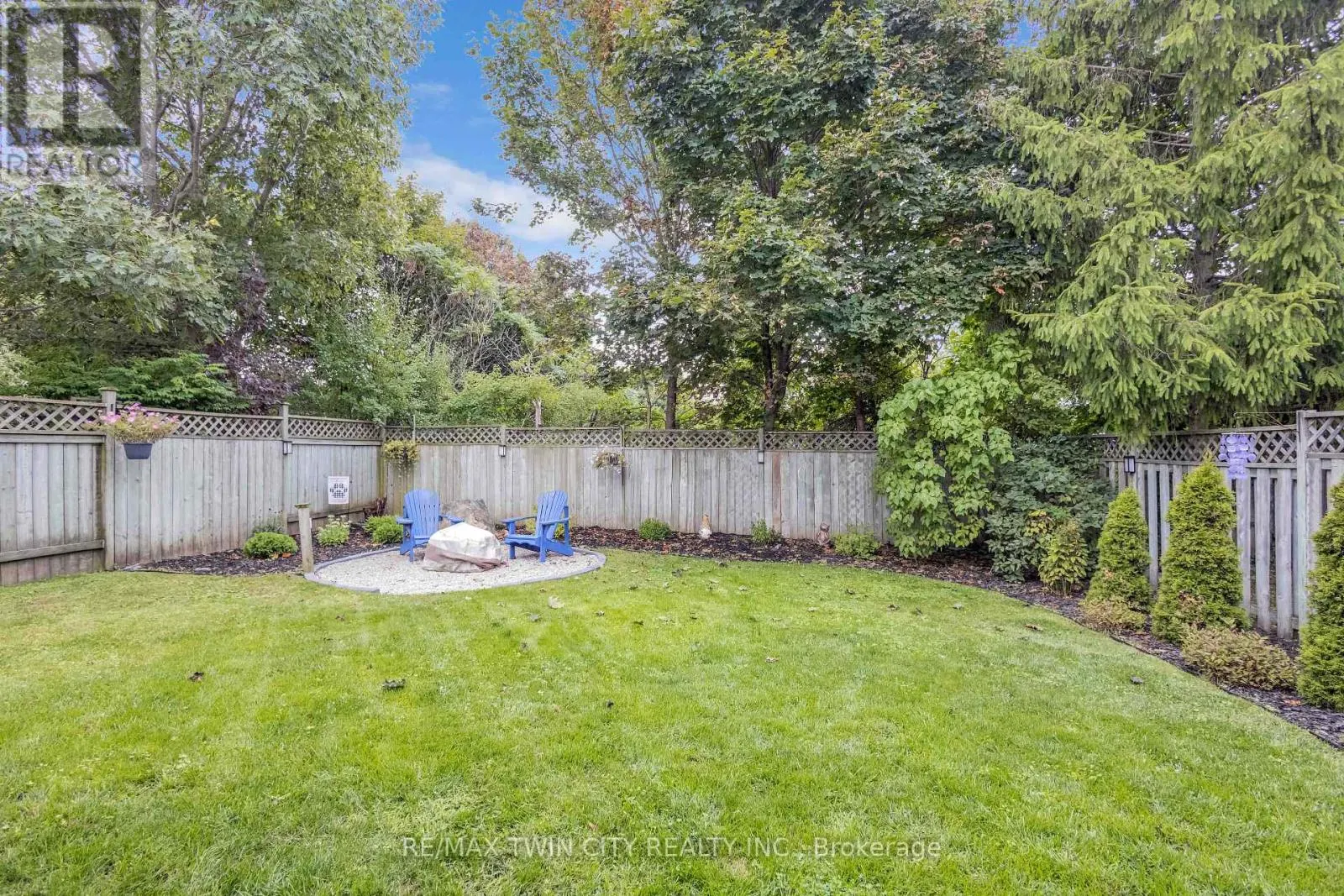 27 CANDLEWOOD DRIVE