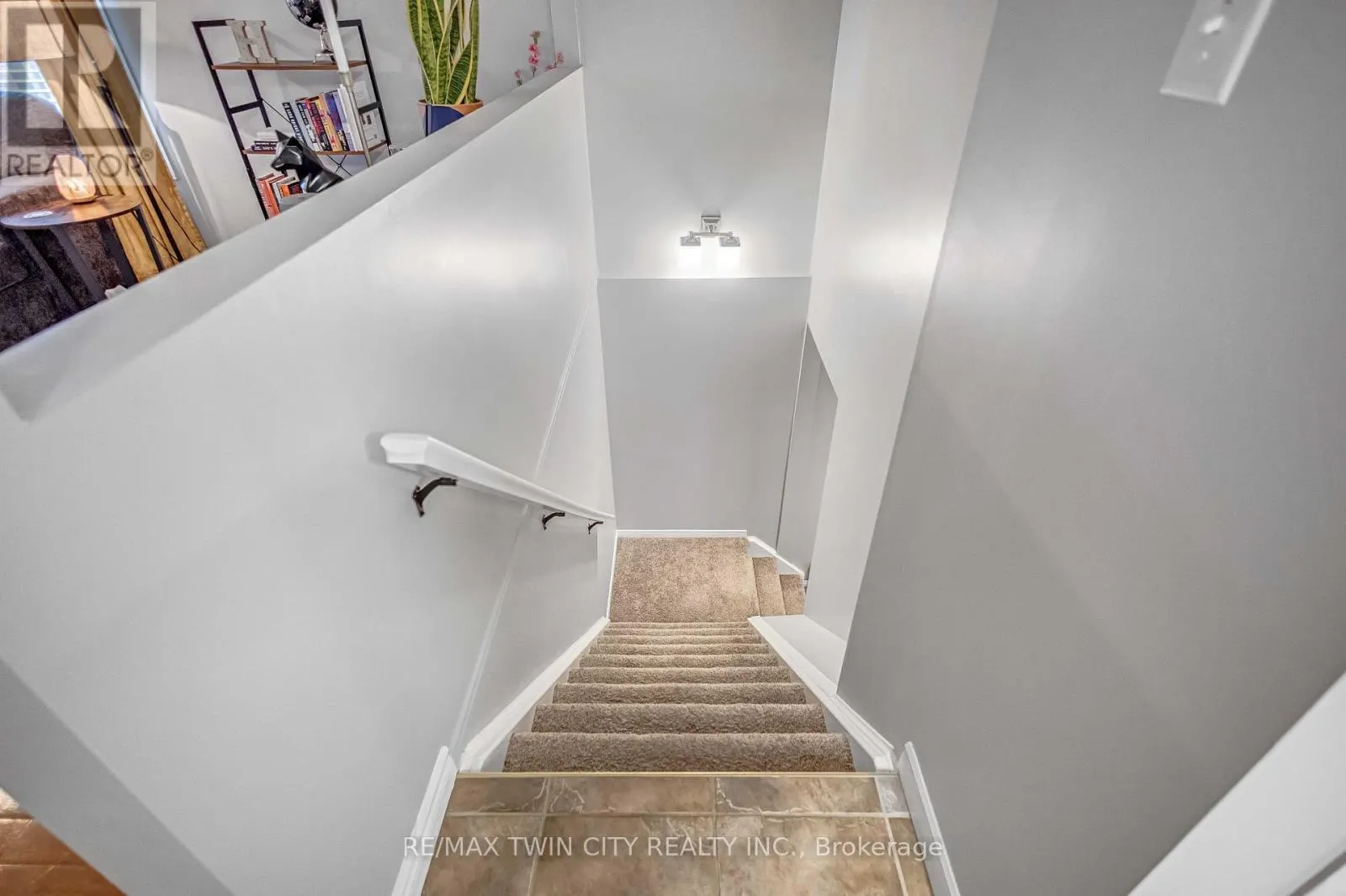 27 CANDLEWOOD DRIVE
