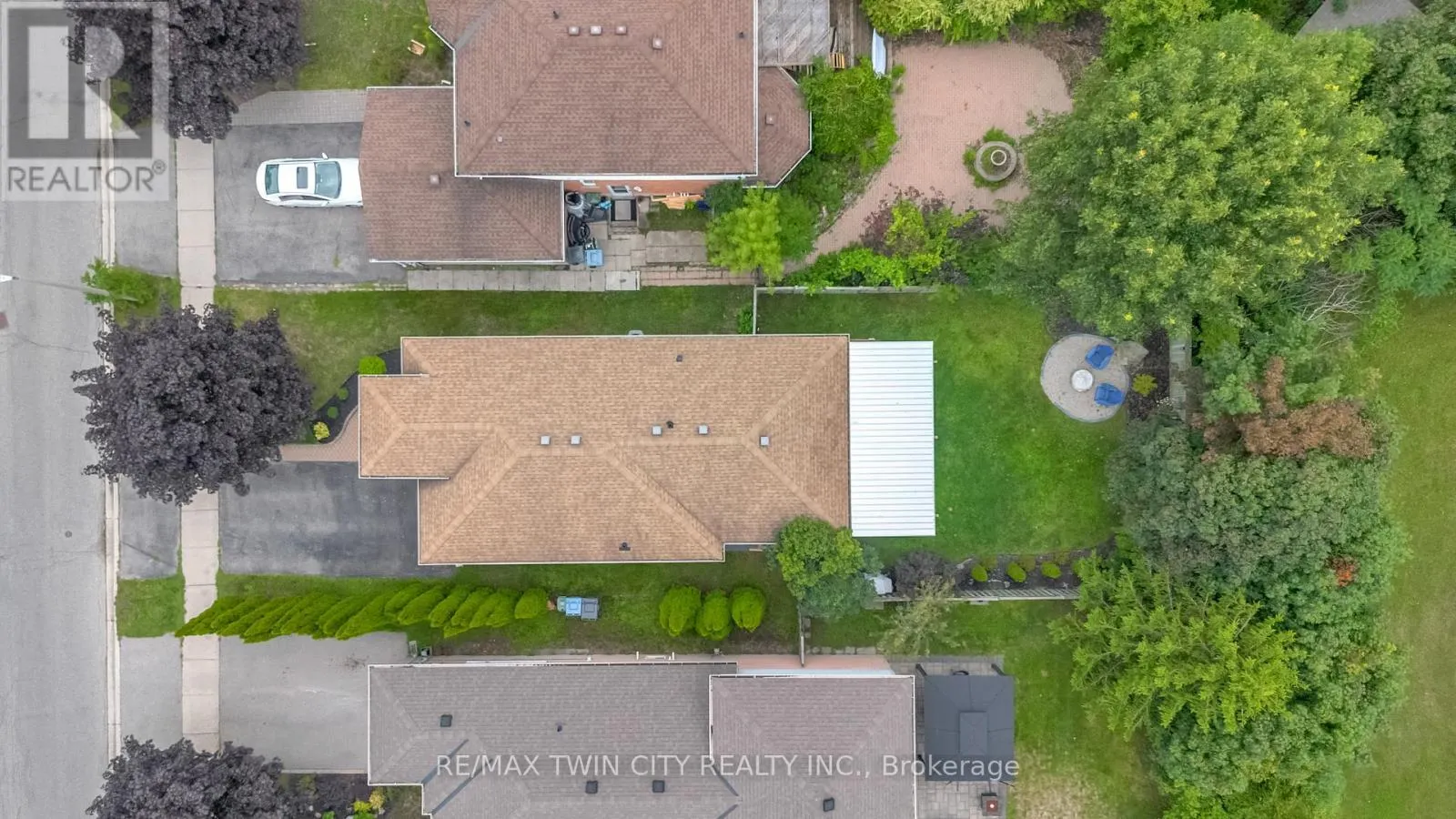27 CANDLEWOOD DRIVE