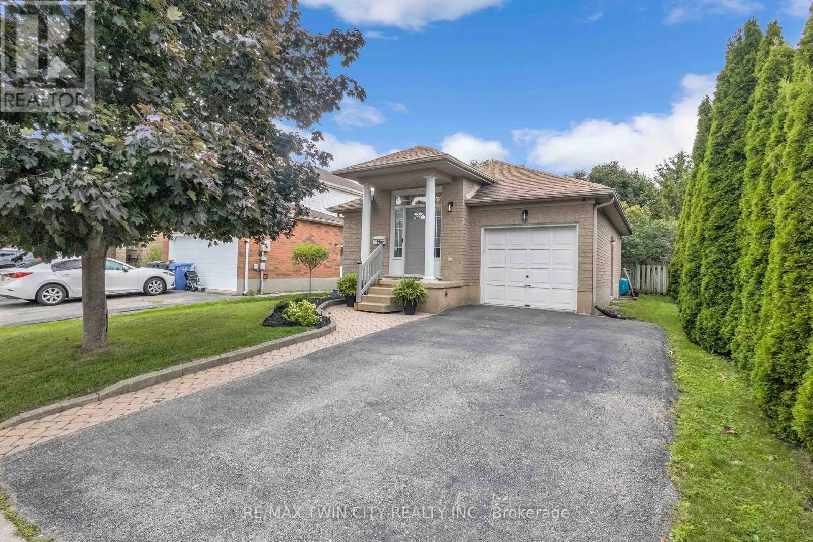 27 CANDLEWOOD DRIVE