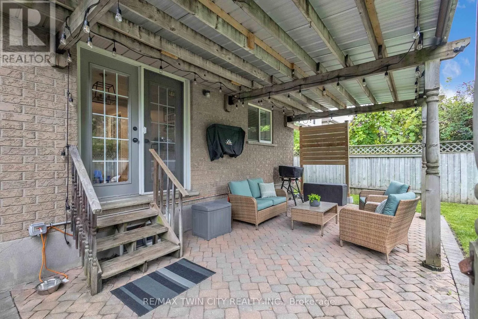 27 CANDLEWOOD DRIVE