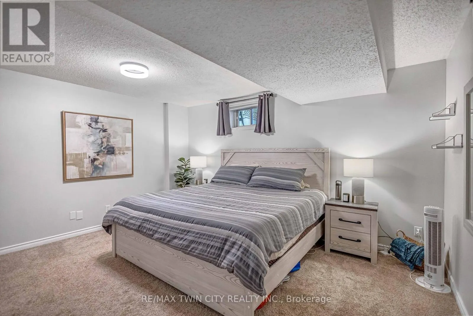 27 CANDLEWOOD DRIVE