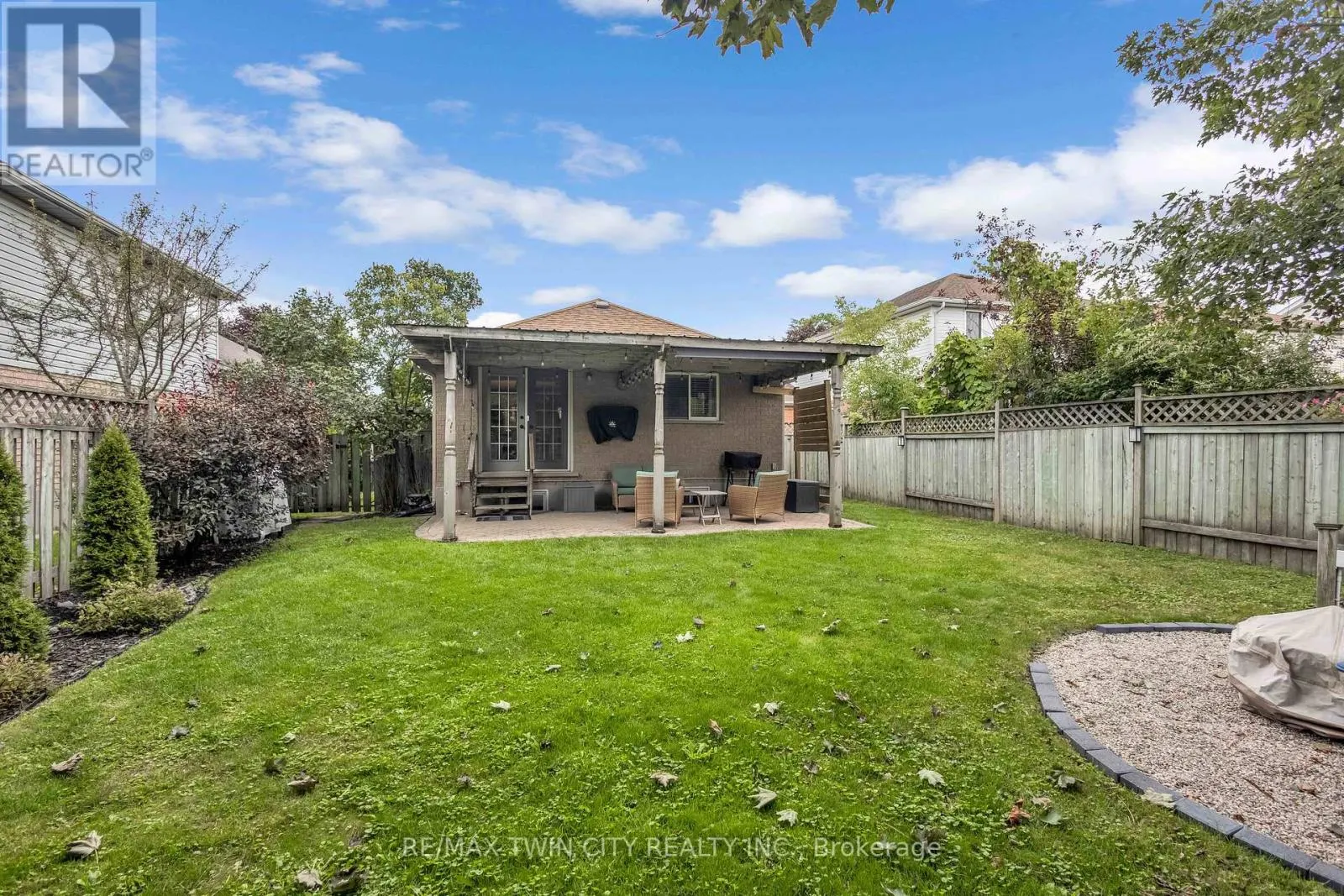 27 CANDLEWOOD DRIVE