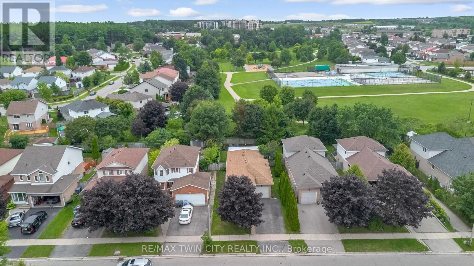 27 CANDLEWOOD DRIVE