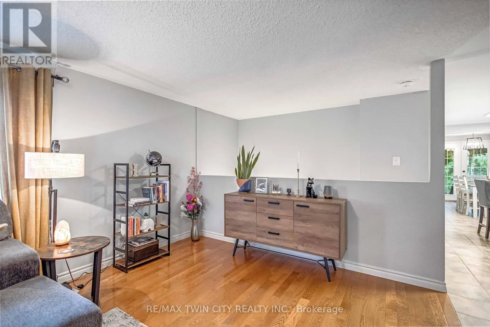 27 CANDLEWOOD DRIVE