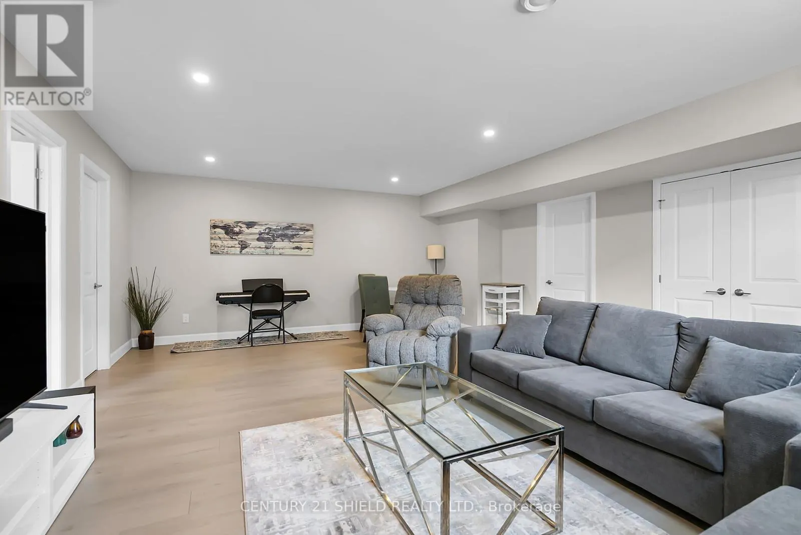34 FORRESTER WAY