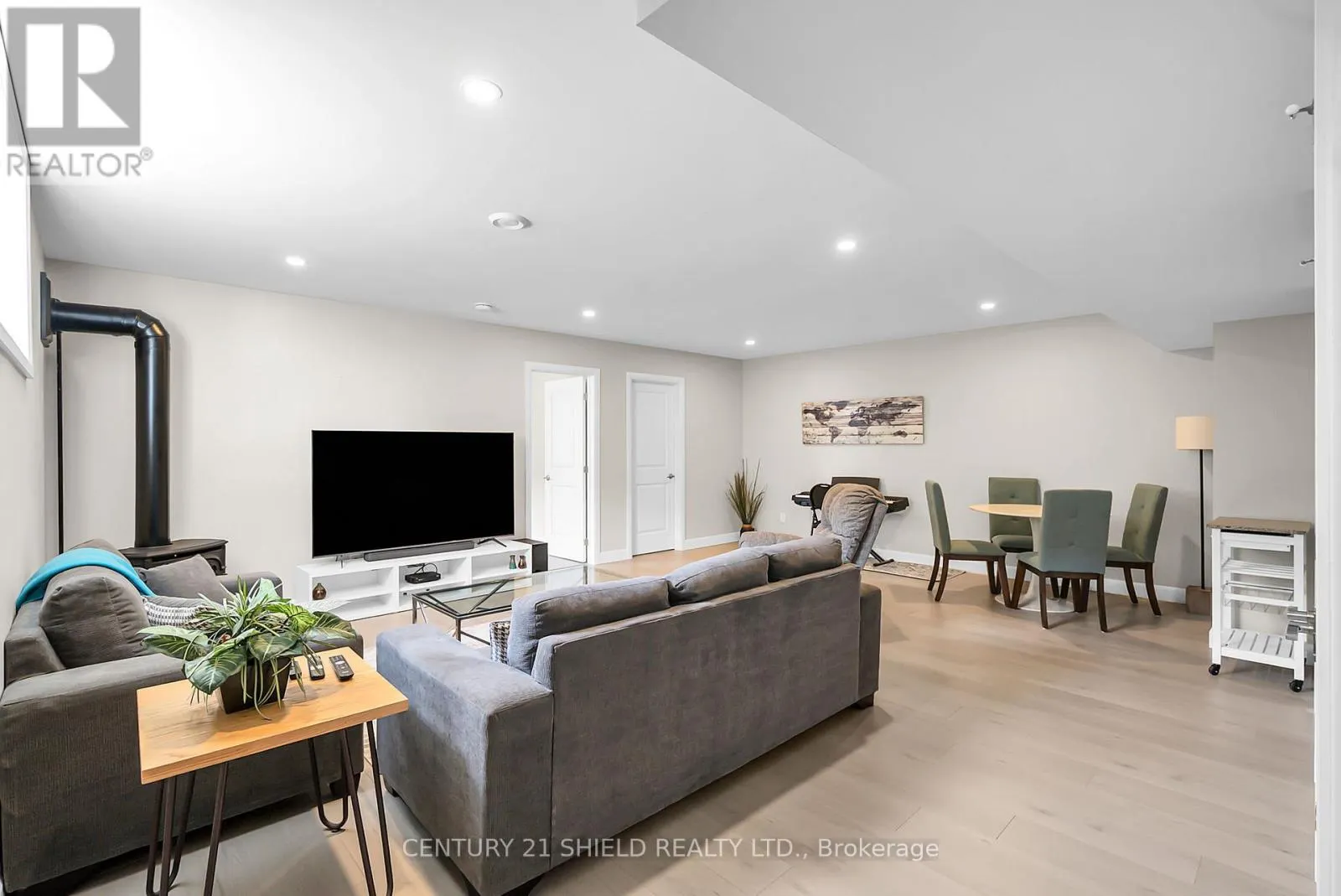 34 FORRESTER WAY