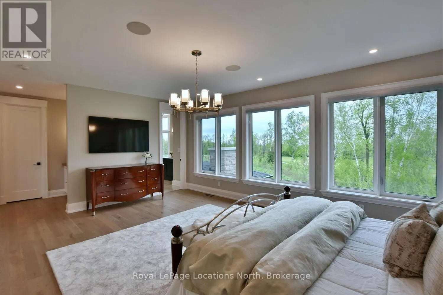 166 SPRINGSIDE CRESCENT