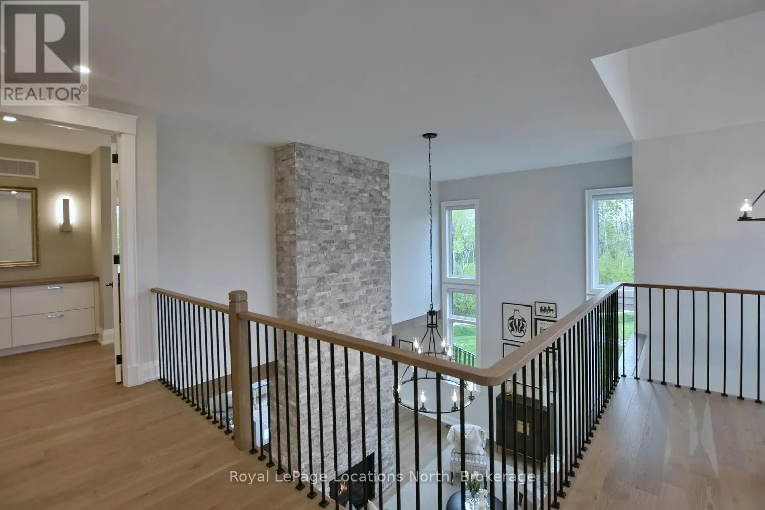 166 SPRINGSIDE CRESCENT
