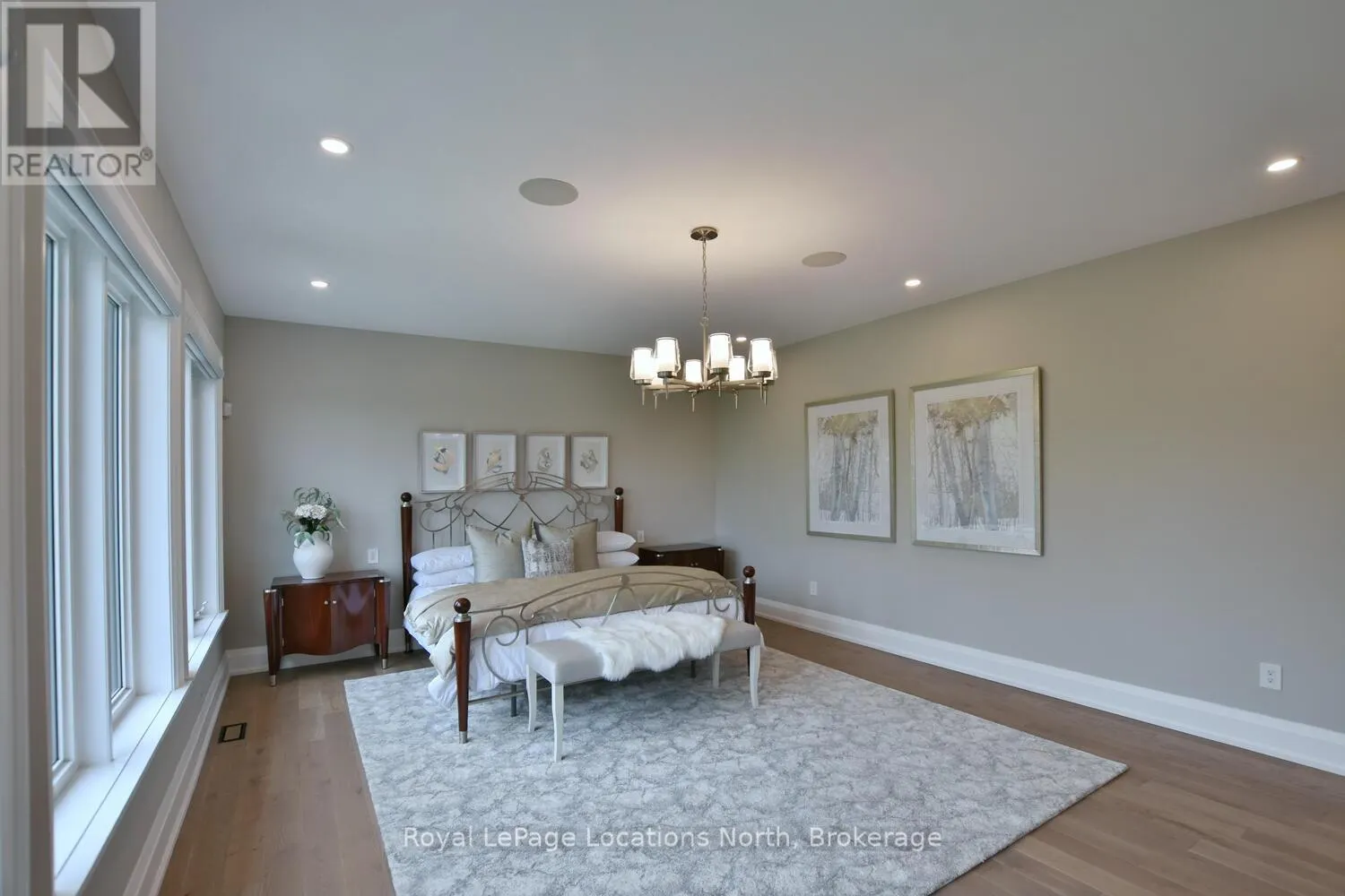 166 SPRINGSIDE CRESCENT