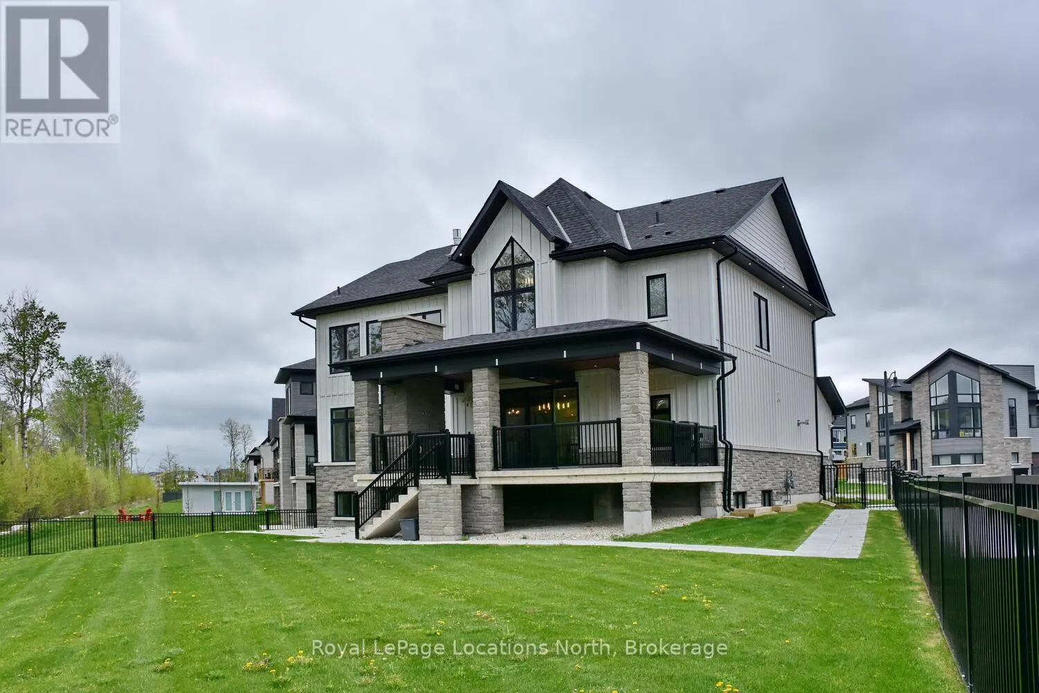 166 SPRINGSIDE CRESCENT