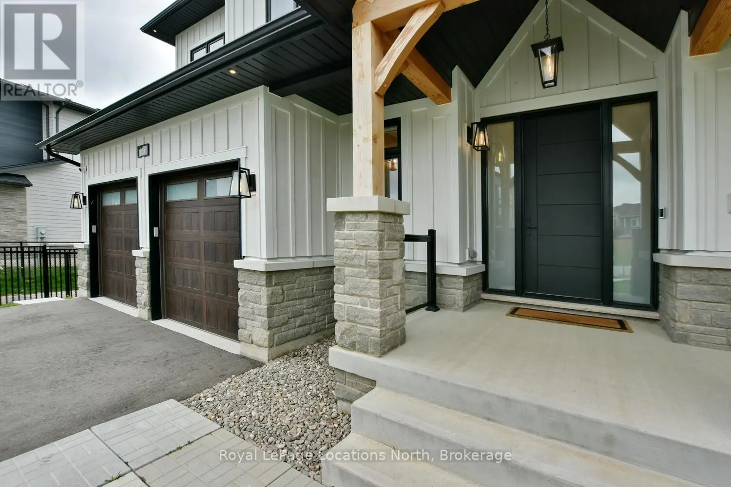 166 SPRINGSIDE CRESCENT
