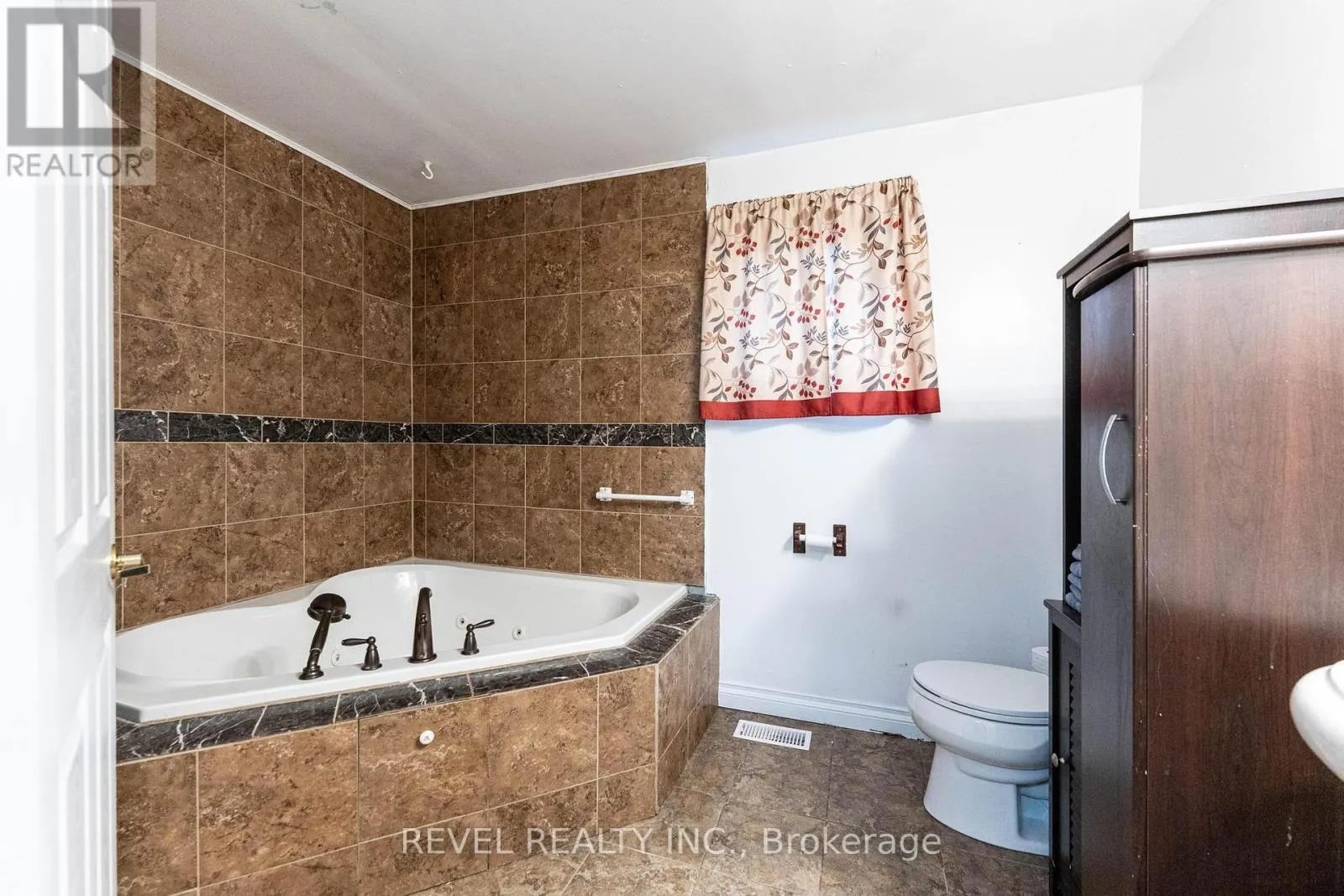 11 ELMWOOD AVENUE