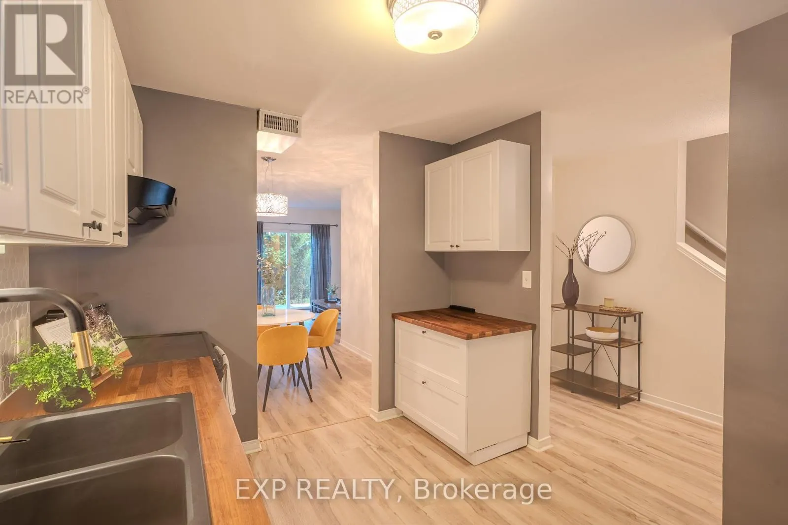 8 - 38 ELMA STREET, #8