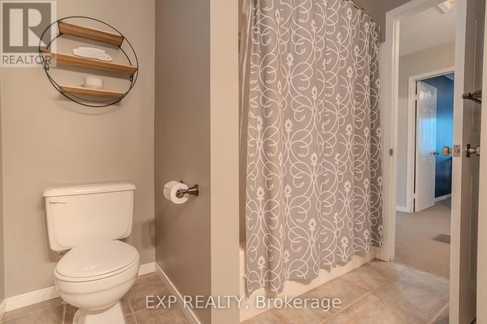 8 - 38 ELMA STREET, #8