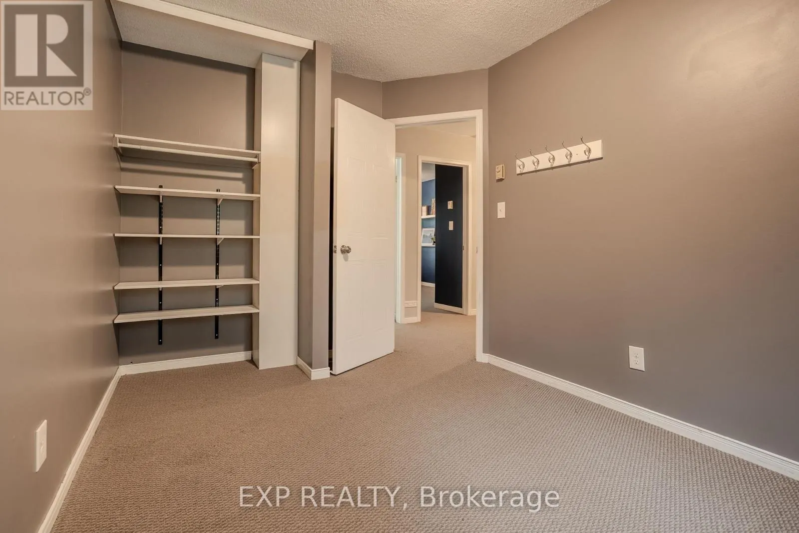 8 - 38 ELMA STREET, #8