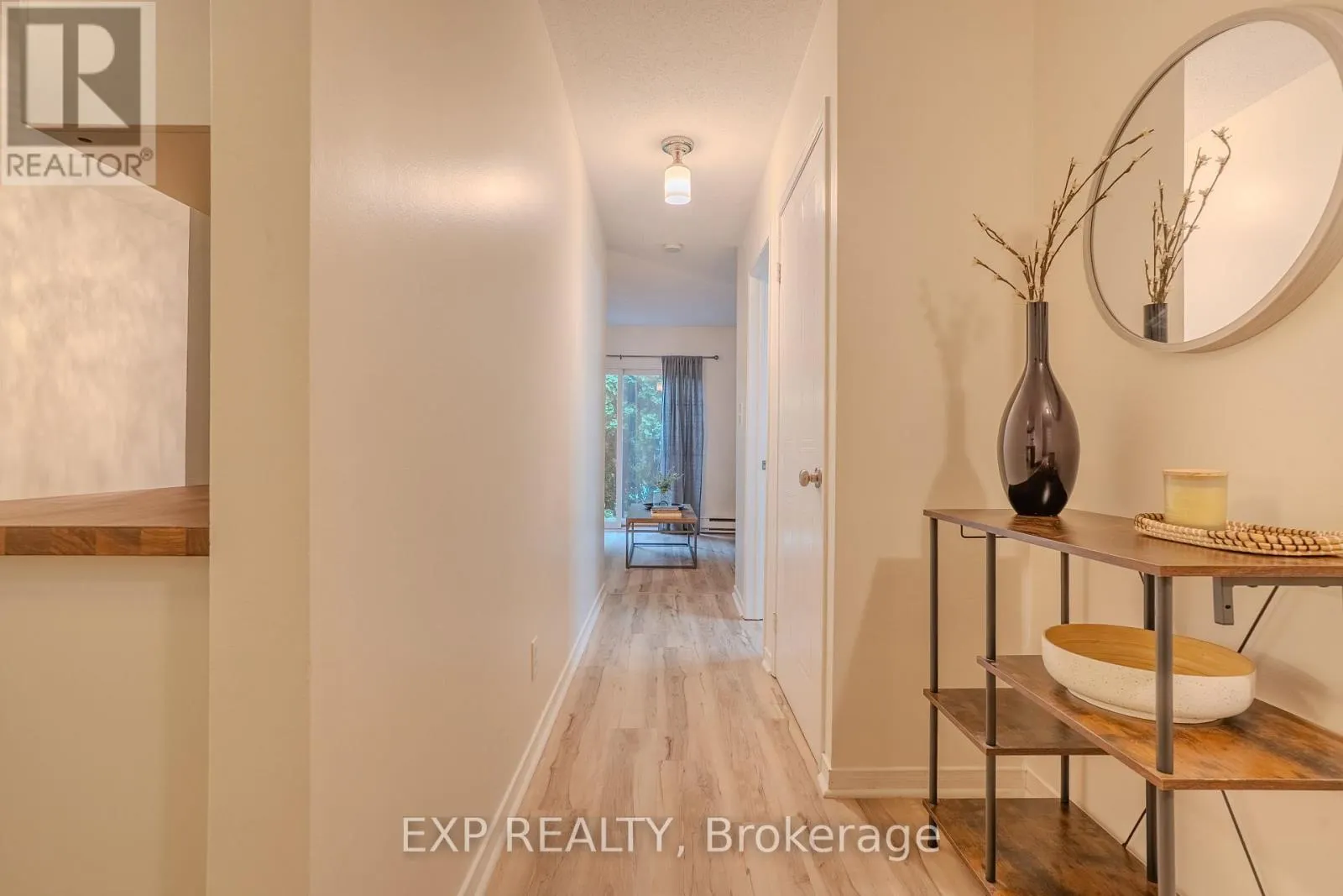 8 - 38 ELMA STREET, #8