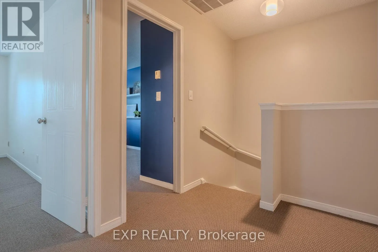 8 - 38 ELMA STREET, #8