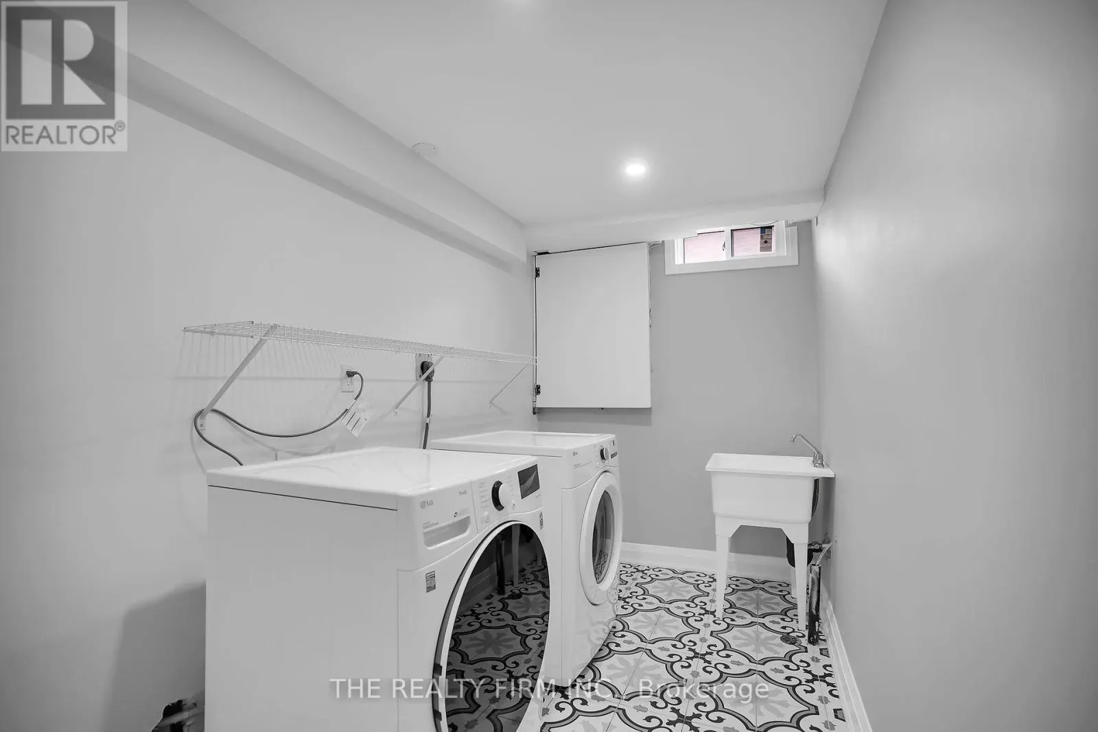 270 HIGHVIEW CRESCENT