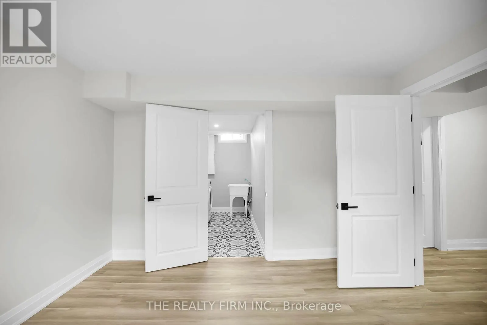 270 HIGHVIEW CRESCENT