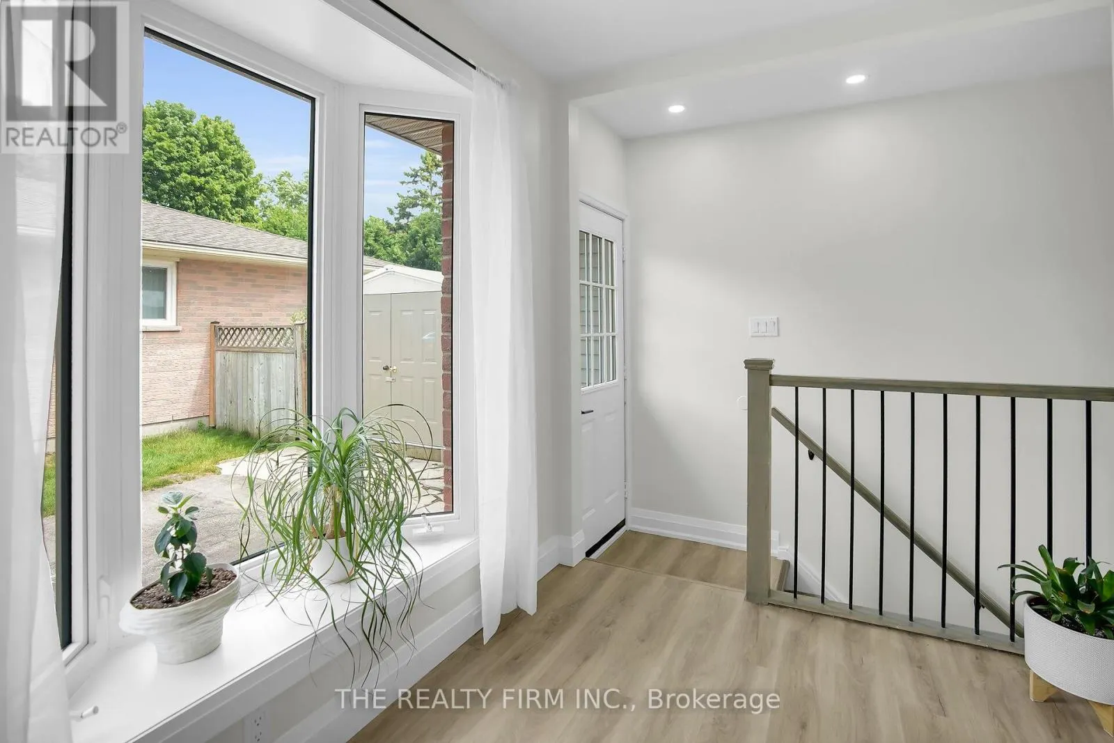 270 HIGHVIEW CRESCENT