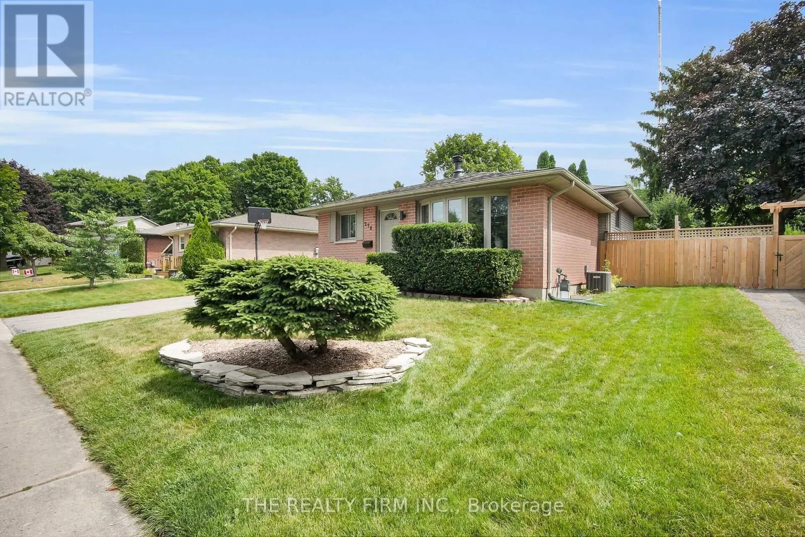 270 HIGHVIEW CRESCENT