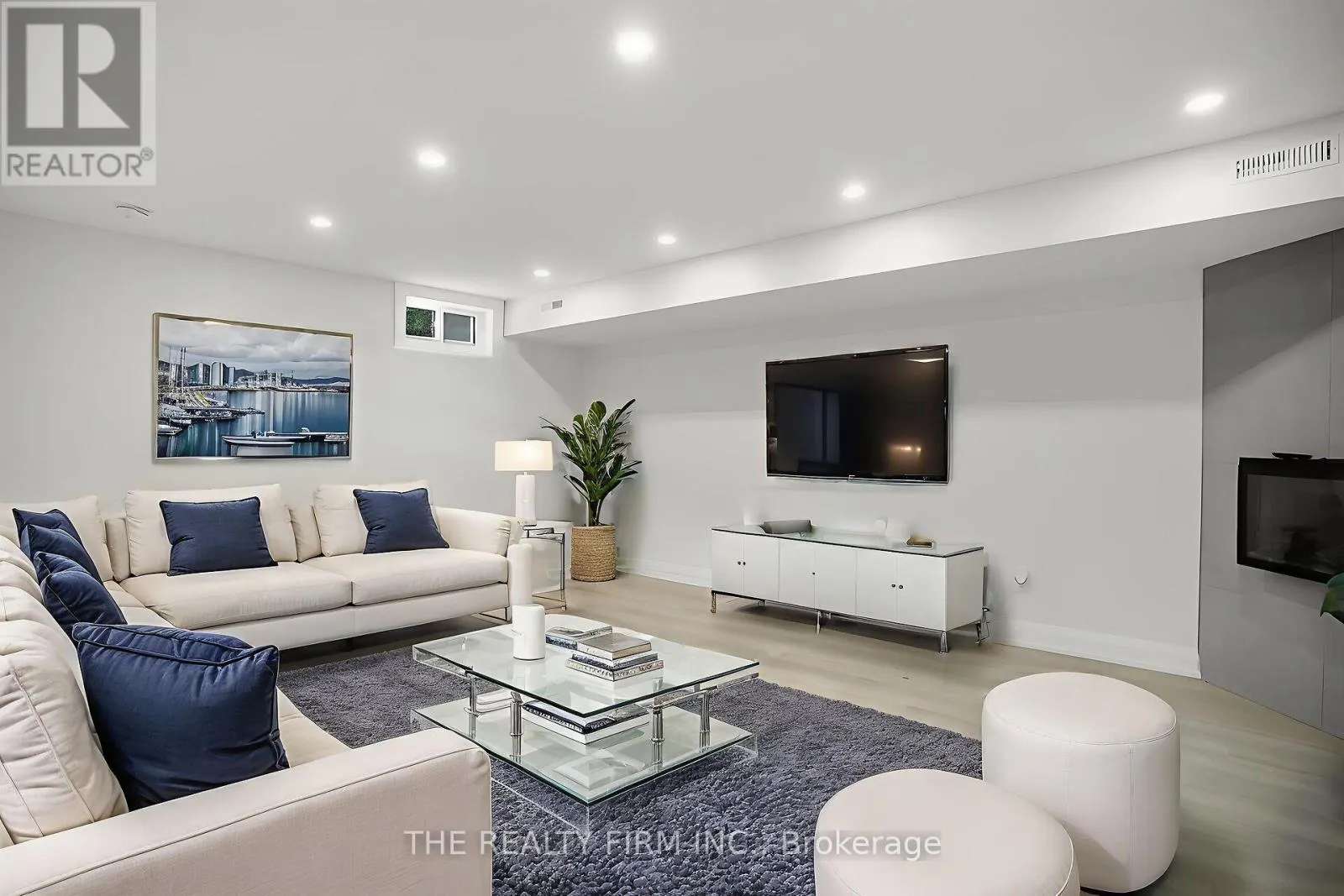 270 HIGHVIEW CRESCENT