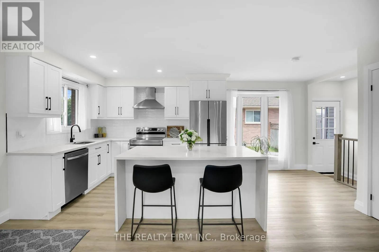 270 HIGHVIEW CRESCENT