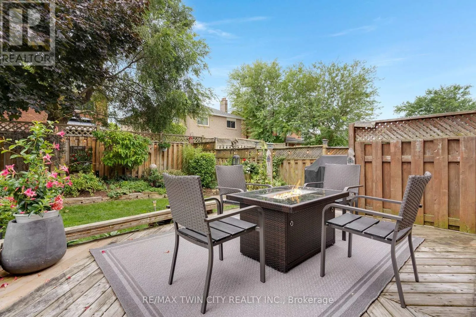 20 ANGLEROCK DRIVE