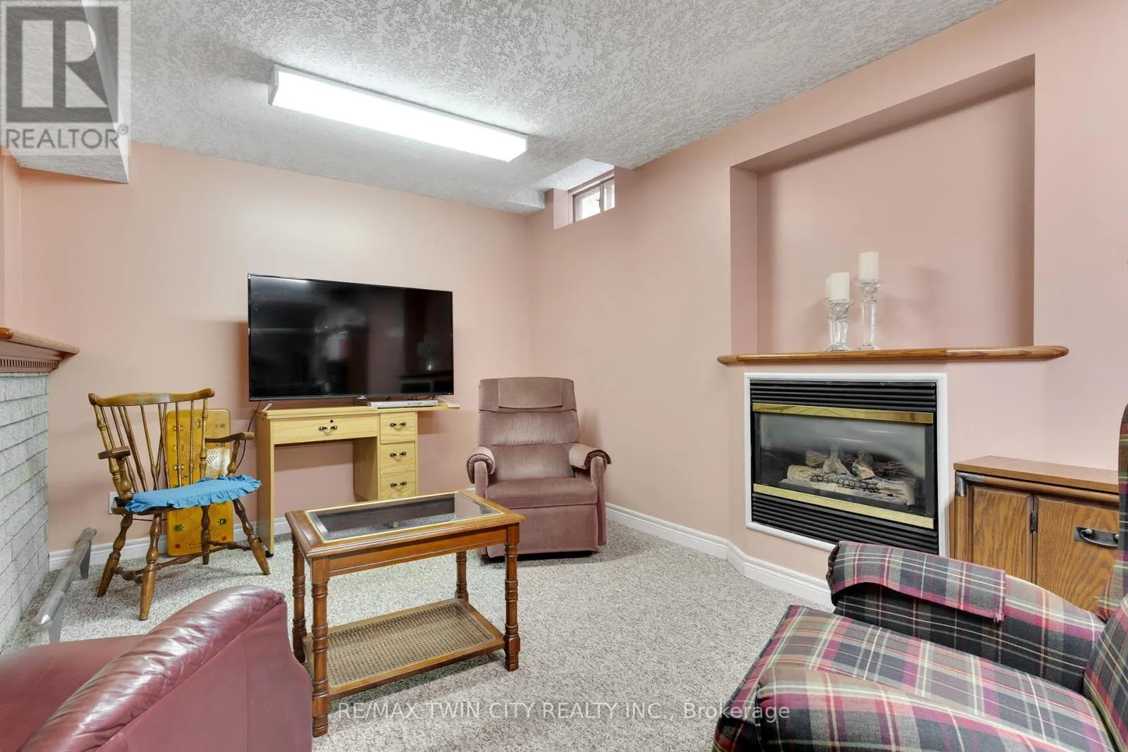 20 ANGLEROCK DRIVE