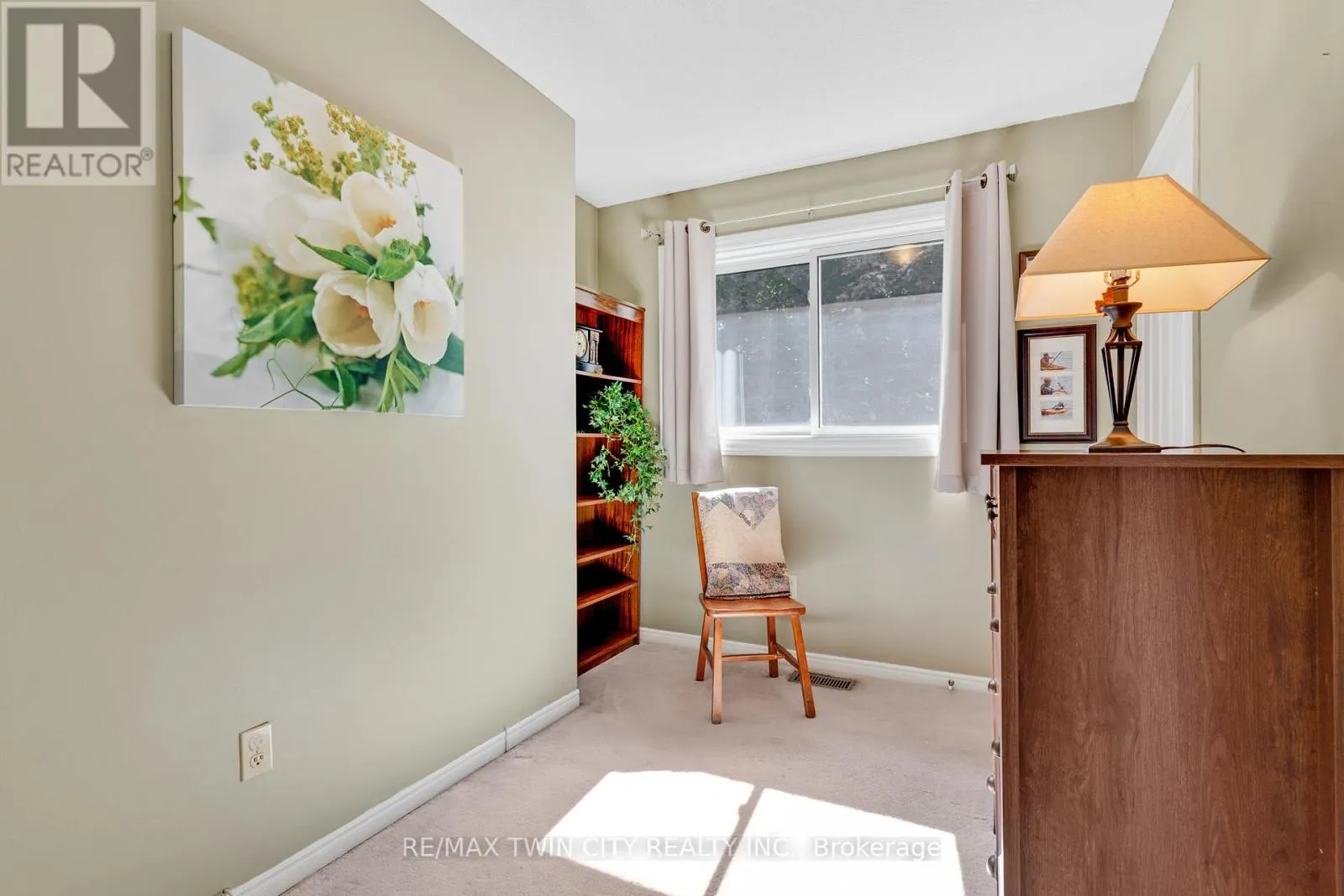 20 ANGLEROCK DRIVE