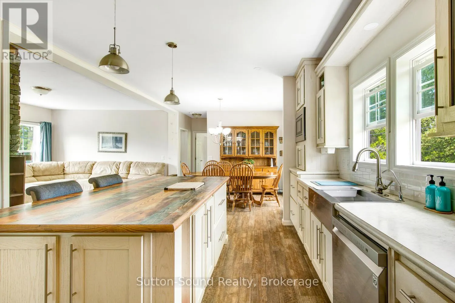 682 DORCAS BAY ROAD