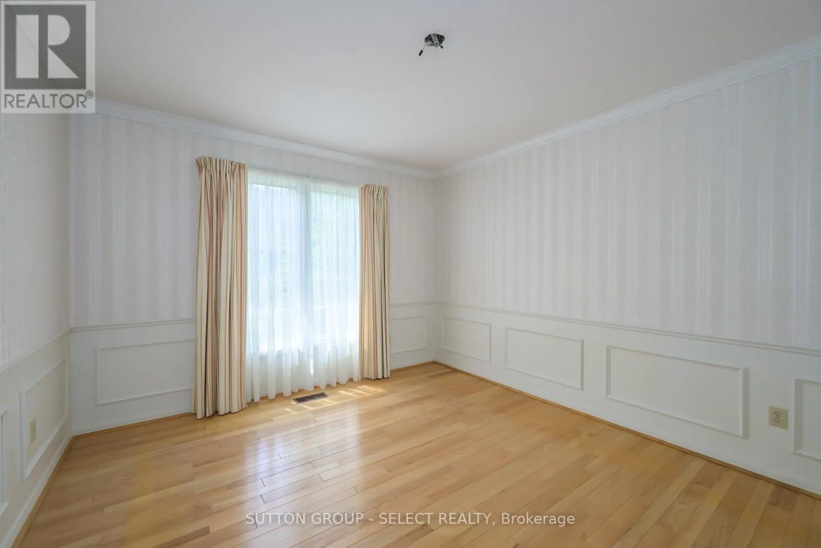 11 TANGLEWOOD AVENUE