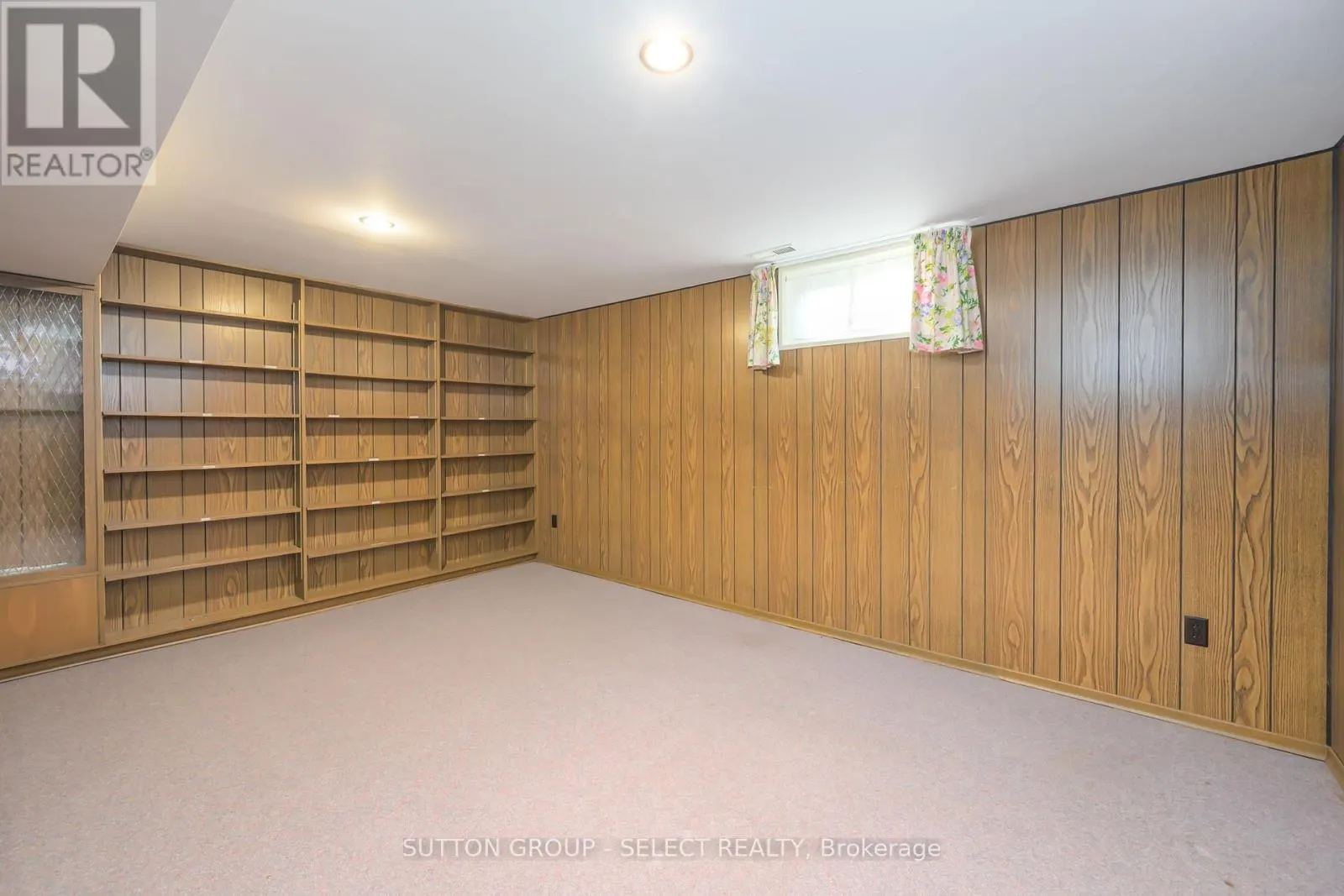 11 TANGLEWOOD AVENUE