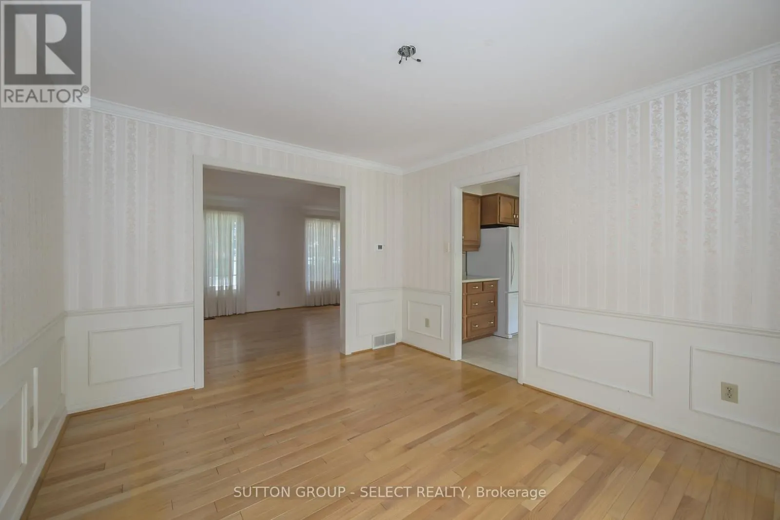 11 TANGLEWOOD AVENUE